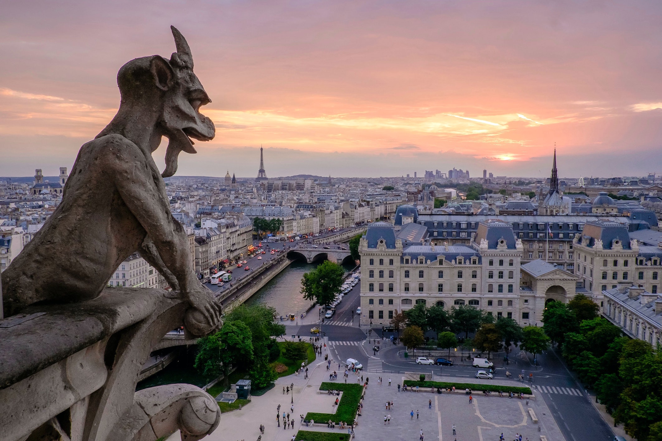 Investir dans l'immobilier à Paris pour diversifier son patrimoine en devises